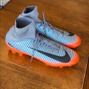 Men’s Nike Mercurial Soccer Cleats size 10 1/2